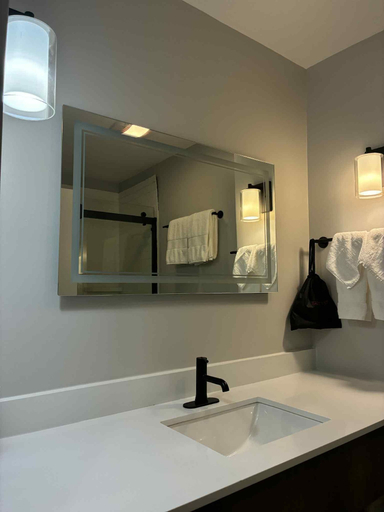 Bathroom 5, The Bridges Hotel, Adams