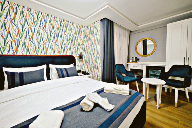 Bedroom 5, The Saint Hotel, Beyoğlu