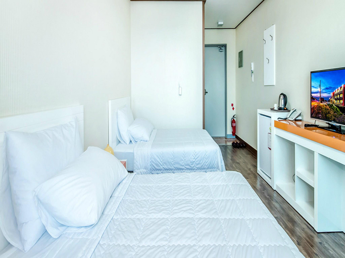 Bedroom 3, Woorim Hotel, Jeju
