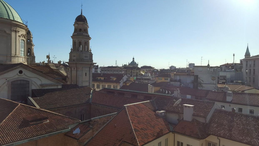 Others 5, BnButler - Galleria Unione, Milano