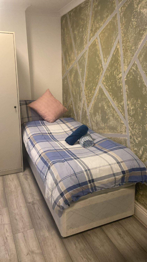 Others 2, Single Room 9, London