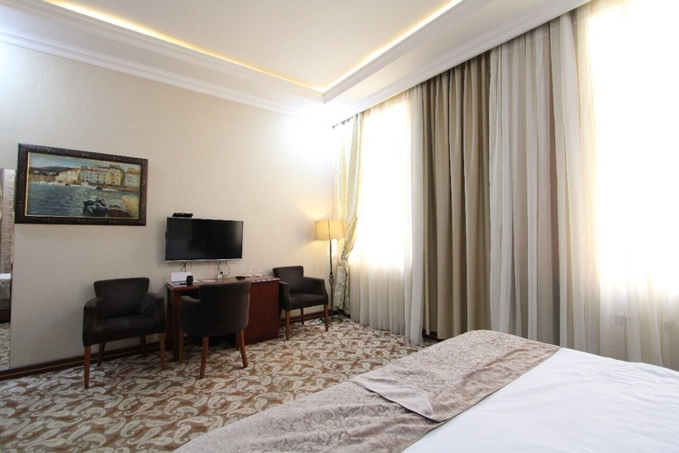 Room 2, Deluxe Hotel by Zorge street, Baku