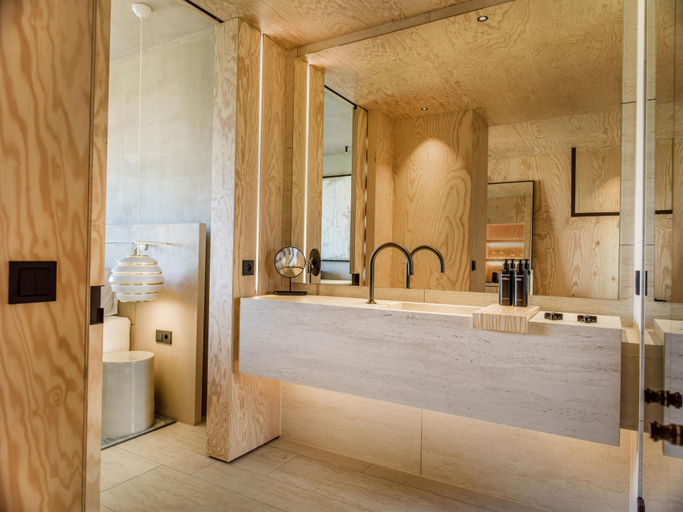 Bathroom 4, Radisson Collection The National Hotel, Brussels, Vlaams Brabant