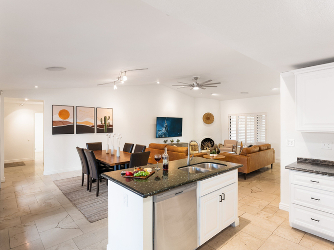 Interior 2, Sunset Palms-pool, Spa & Sports Court-scottsdale, Maricopa