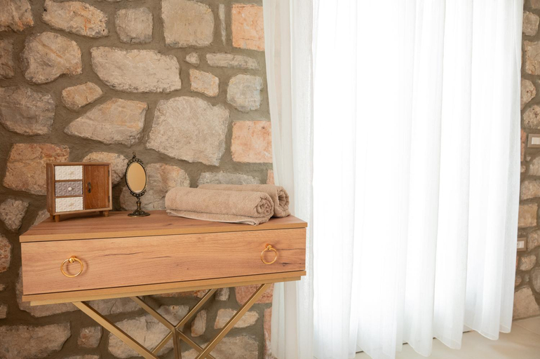 Others 5, Nymfes Villas, Ionian Islands