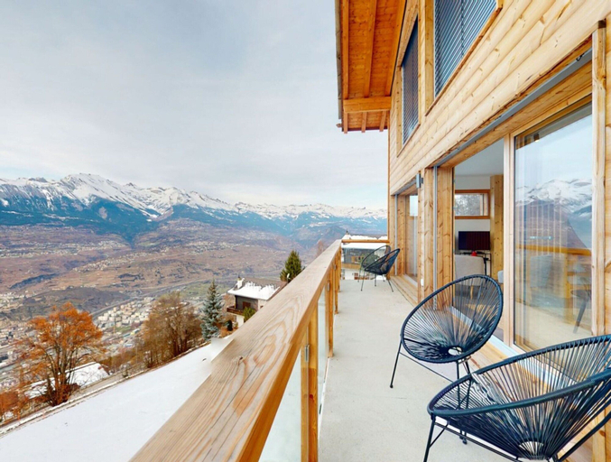Balcony 5, Cozy Chalet Amidst Valley With Balcony, Hérens