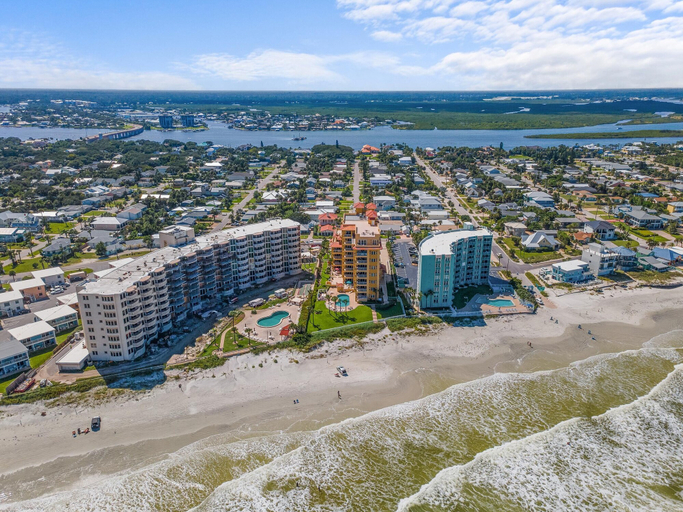Exterior & Views 2, Golden Arms 805, Volusia