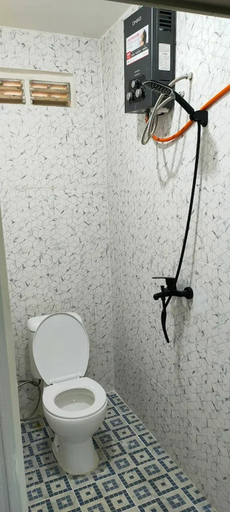 Bathroom, Roomy Guesthouse, Malang