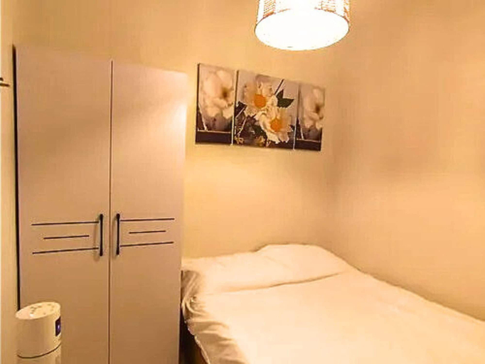 Bedroom 3, Live Just Steps Away From Mall of Asia, Pasay City