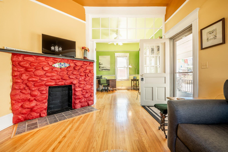 Living room 4, Mt Washington House, El Paso