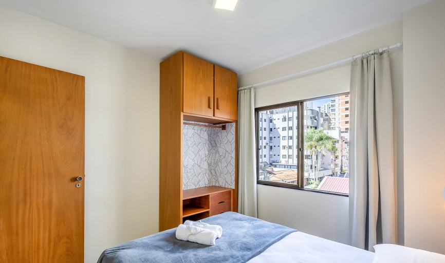 Room 5, 3BR apt w/ Balcony, 150m to sea Meia Praia Eis305, Itapema