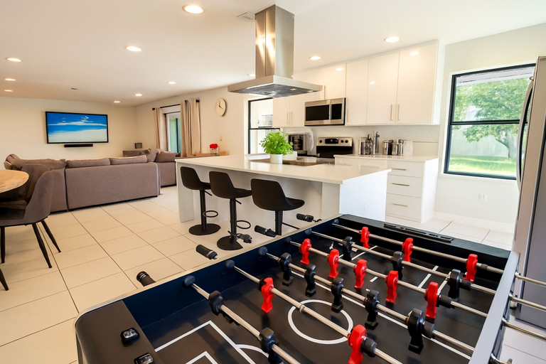 Game room, Fox Island Heated Spa - Downtown & Beach, Broward