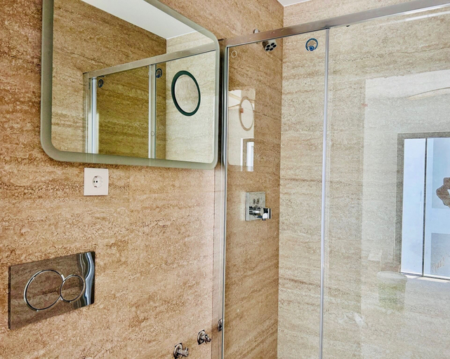 Bathroom 5, Lagos Marina- Excellent Location- Close To Beach, Lagos