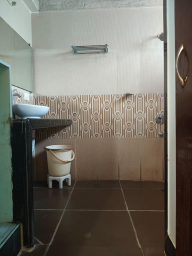 Bathroom 4, The Grantley Hotel, Raigarh