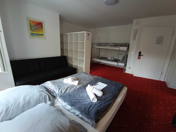 Bedroom 5, villa furstenberg, Leverkusen