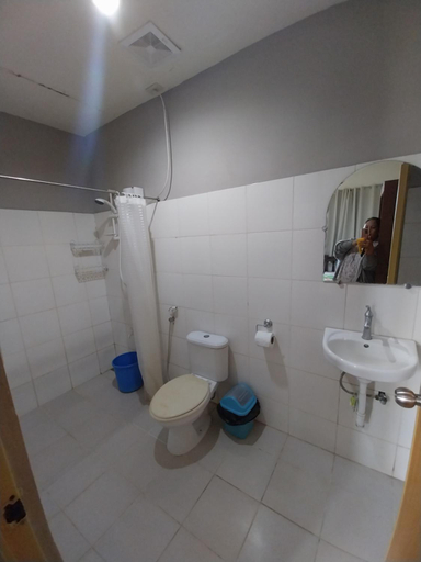 Bathroom 3, TAVERN ROOMS FOR RENT, Panglao