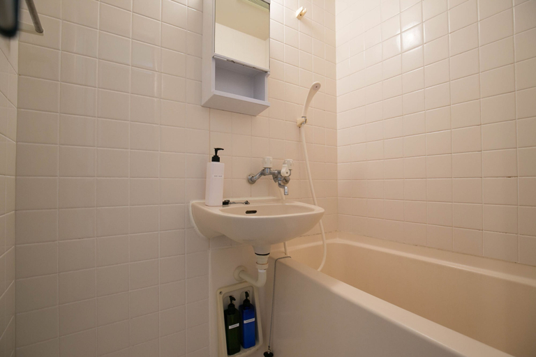 Bathroom 4, Escort Haruyoshi, Fukuoka