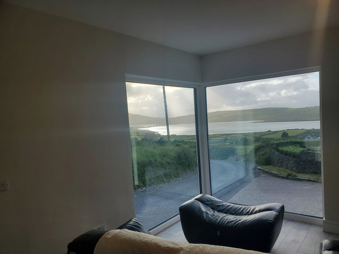 Interior 3, Seaside Retreat-2 Bed-sleeps 4-parking-pets