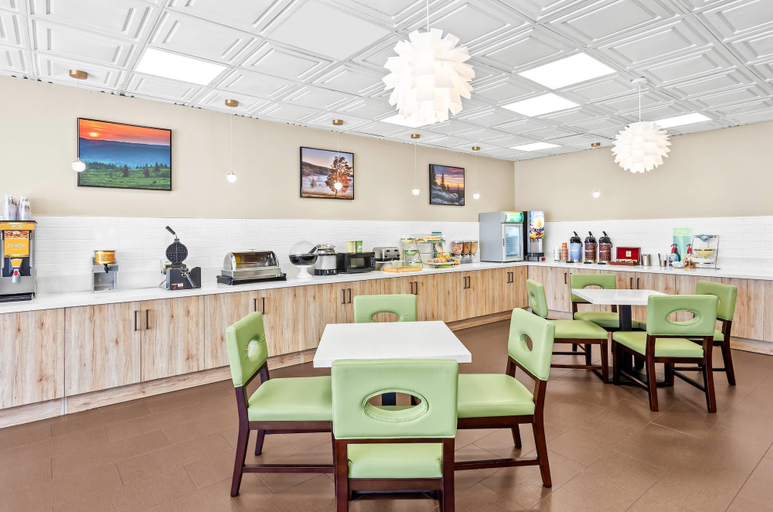 Food & Drinks 5, Suburban Studios Charleston - Civic Center, Kanawha