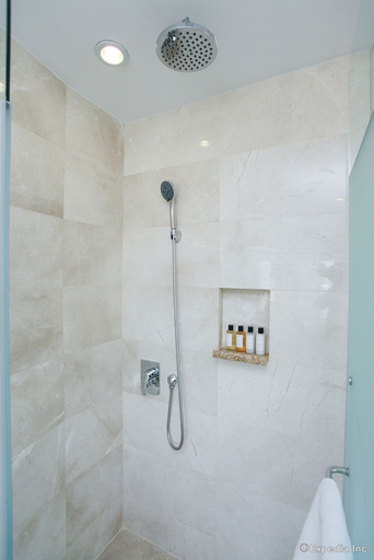 bathroom 19
