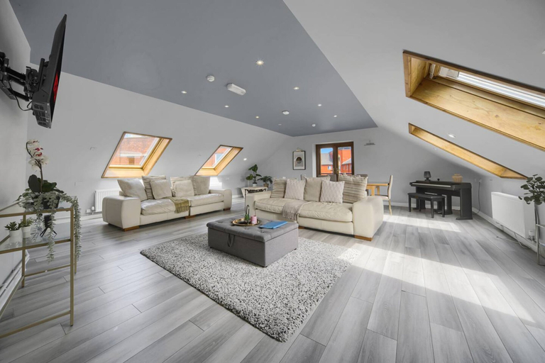 Room 5, Luxury Penthouse Suite - Swansea Central - Beach, Swansea