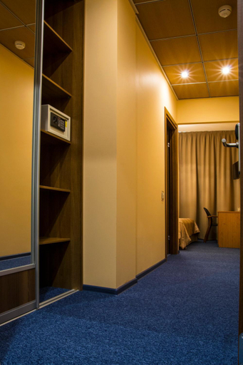 Others 5, Maleton Hotel (Anokhina), Western
