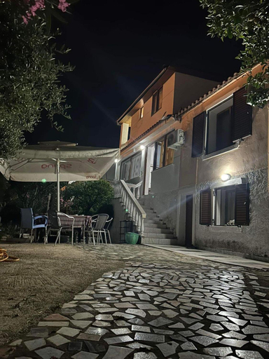 3, Vila Njazi, Sarandës