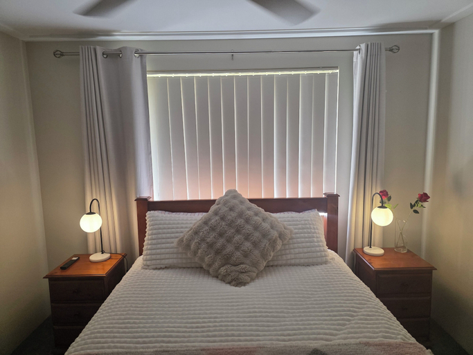 Bedroom 5, Sunset Beach b&b, Geraldton
