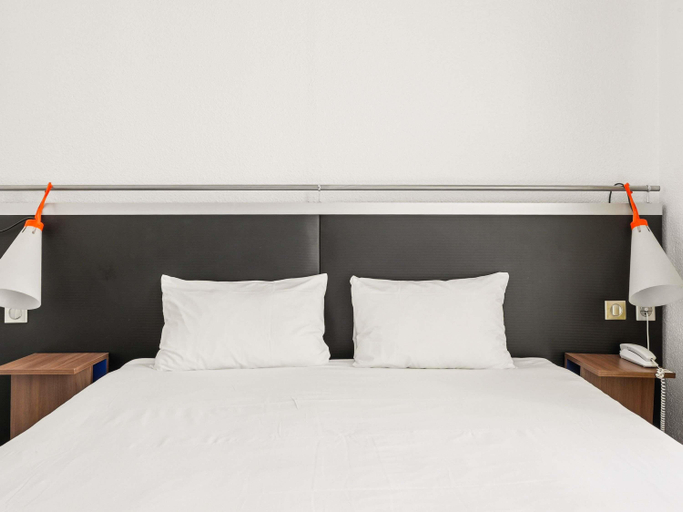 Bedroom 5, ibis Styles Paris République Le Marais, Paris