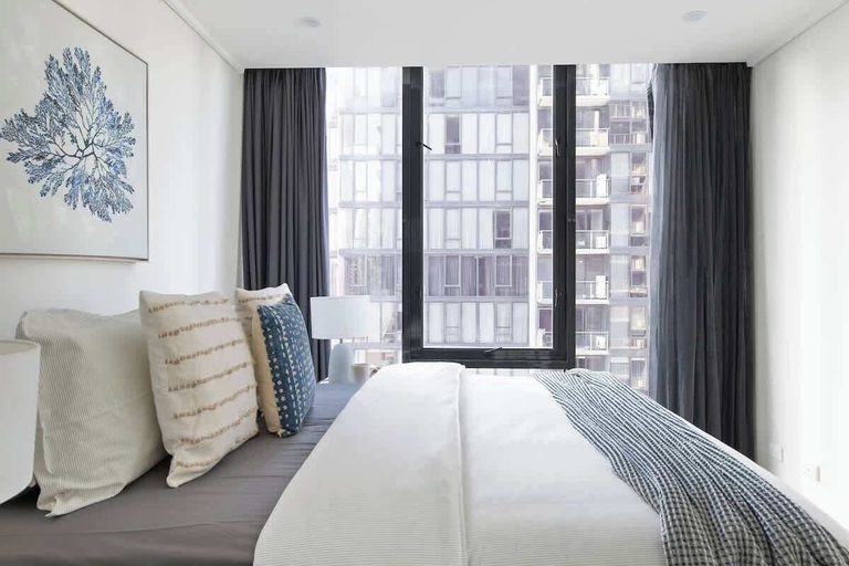 Interior 3, Large 3BR Apt Near Crown, Sleeps 10, Free Parking, Melbourne