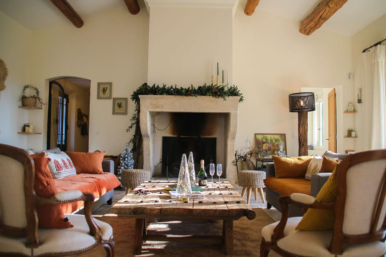 Room 2, Le Mas Ela a Your Family Haven With Private Pool, Bouches-du-Rhône