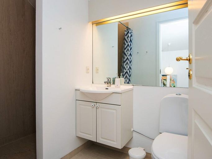 Bathroom 3, 5 Star Holiday Home in Blavand, Varde