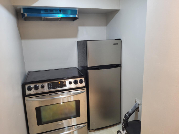 Others 2, Cozy room basement with separate entrance, Peel