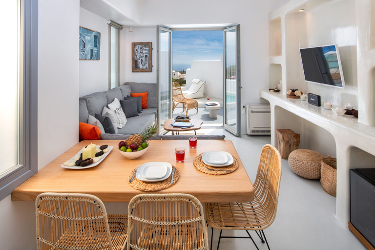 Living area 3, Megalochori 1-bed Villa, Sleeps 3, Pool & Parking, South Aegean