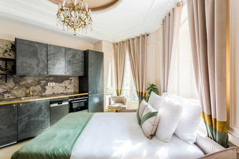 Others 5, Merveil Luxury Suites - Ours I-II, Paris