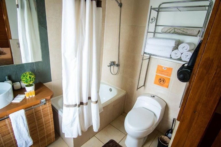 Bathroom 2, Ngahu Rapa Nui, ísla de Pascua
