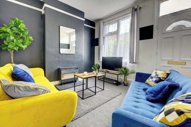 Living area 3, Central - 2br House - Free Parking - Garden, Coventry