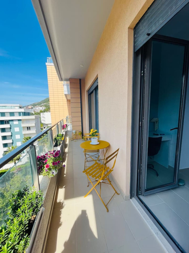 Room 5, Sunny Apartment 2BR in Vlor, Vlorës