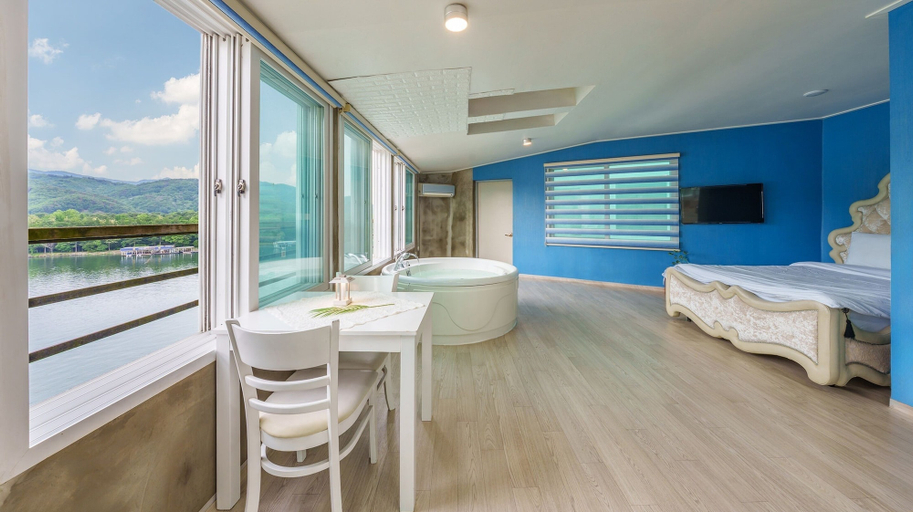 Bedroom 2, Gapyeong Nami Island Pool & Spa Pension, Gapyeong