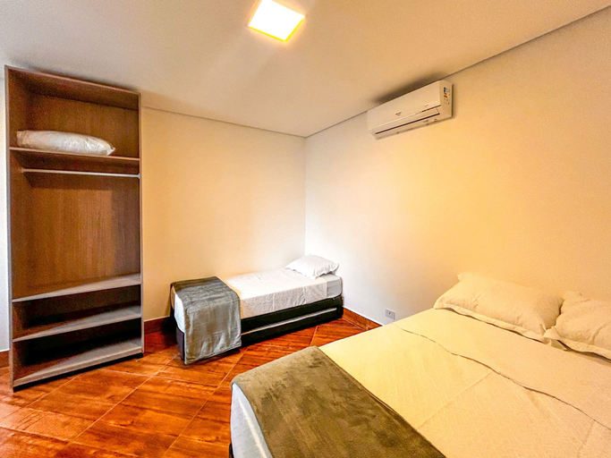 Room 3, Incr vel Flat a Beira mar na Praia de Guaratuba SP, Bertioga