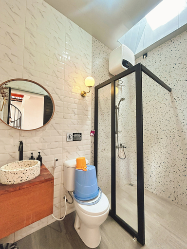 Bathroom 5, Sun Farm Dieng Villas, Wonosobo
