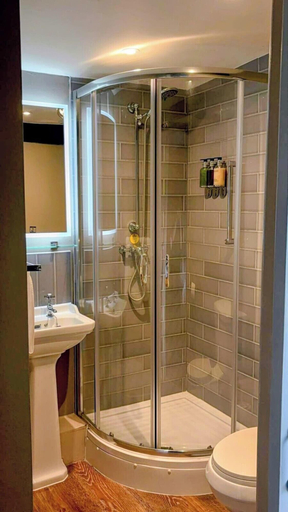 Bathroom 3, Old Mill Salisbury, Wiltshire