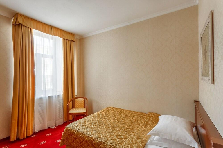 Others 5, Hotel Ambassadori, Central