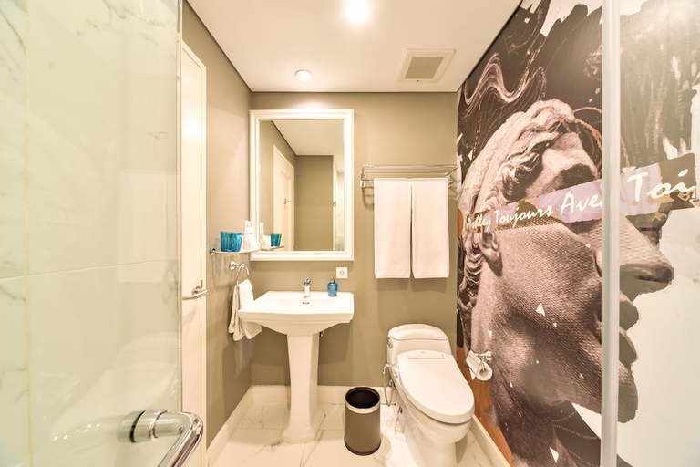 bathroom 10