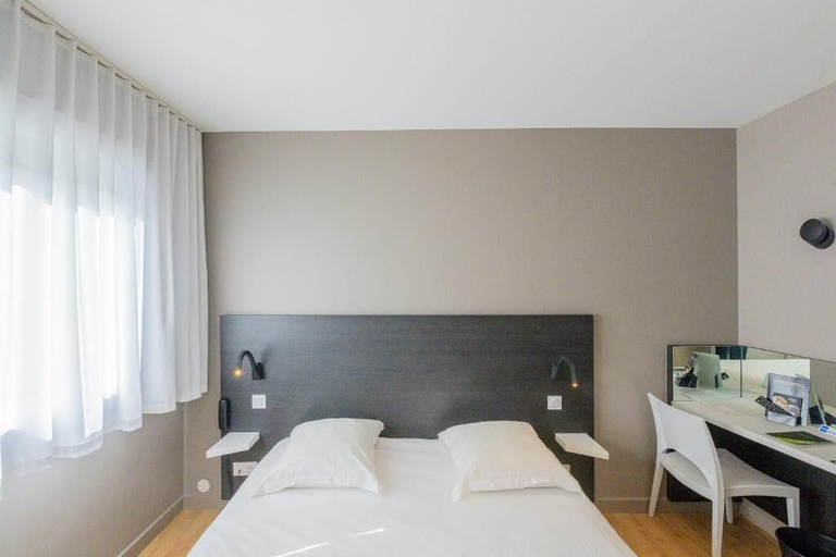 Bedroom 3, Hotel Vulcain, Loire
