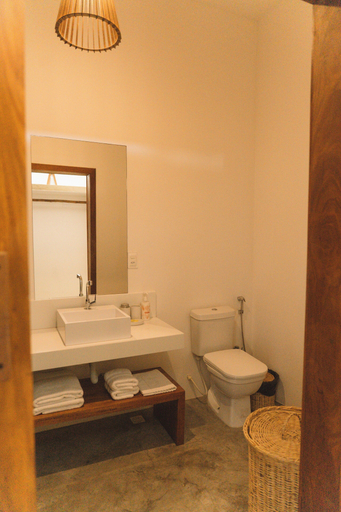 Bathroom 5, Villa Binn, Cruz