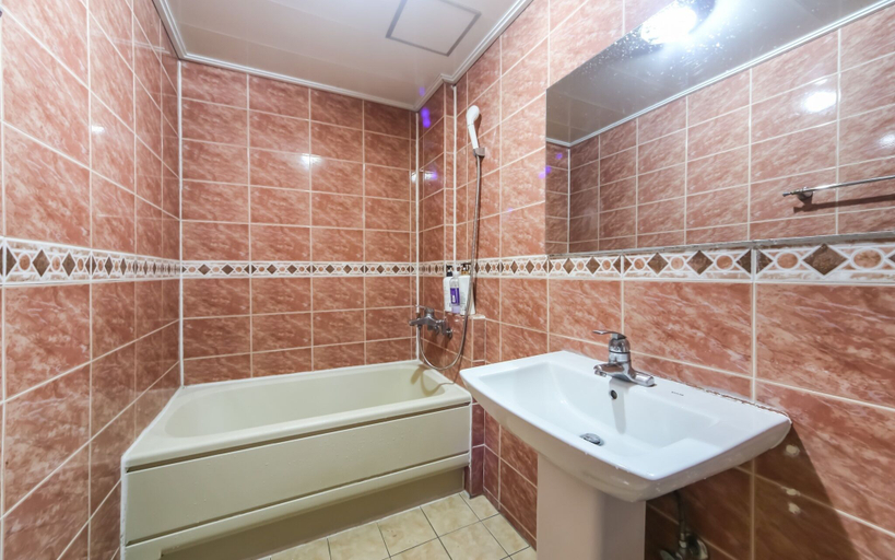 Bathroom 2, Busan Gwangalli J, Suyeong