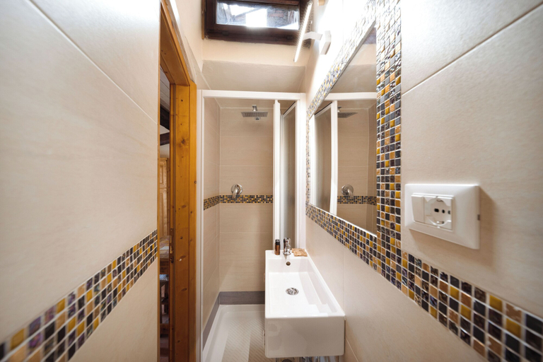 Bathroom 5, Nido Tornabuoni by MMega, Florence