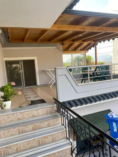 Others 4, Villa Olsjan, Delvinës