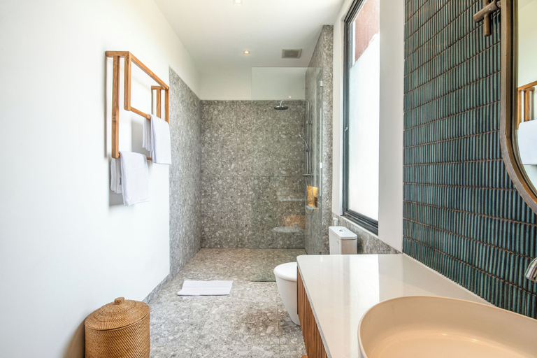 Exterior 3, Luxe 5BR Villa, 200m to Brawah Beach Retreat, Badung